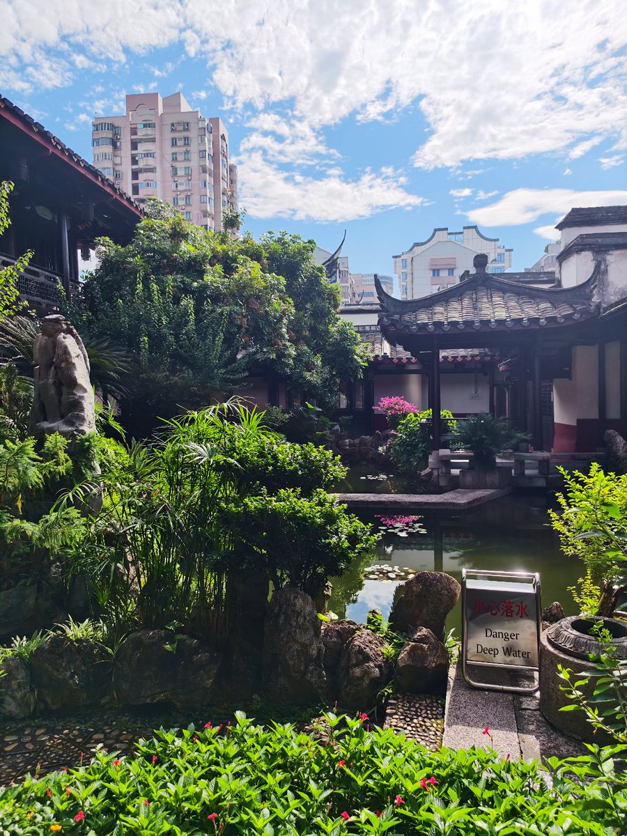 funway7686's tweet photo. 🏯#FuzhouAncientHouses | 🏠Visit the #LinZexu Memorial and experience the foresight and sense of responsibility of this modern Chinese national hero & reformer.🥰 (Source: Bairimengxiangjia from Xiaohongshu)
#Fuzhou240hrs #TravelFuzhou #VisitChina #tourism #spot #hero #history #FuzhouCity #photography #museum #celebrity  
@SilkRoadTravel_ @ChinaEmbajada @EmbSuarezSalvia @China_Lyon @consulat_de @daviddelapaz @Logan_ology