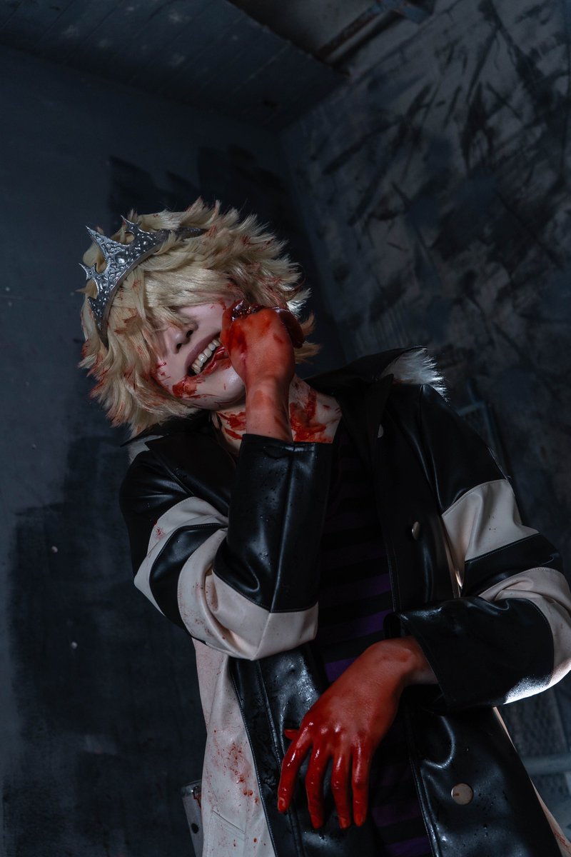 re_10xxx's tweet photo. 楽しくなってきた

⚠️血糊、コスプレ、RE!👑 https://t.co/1NgyDWUwEY