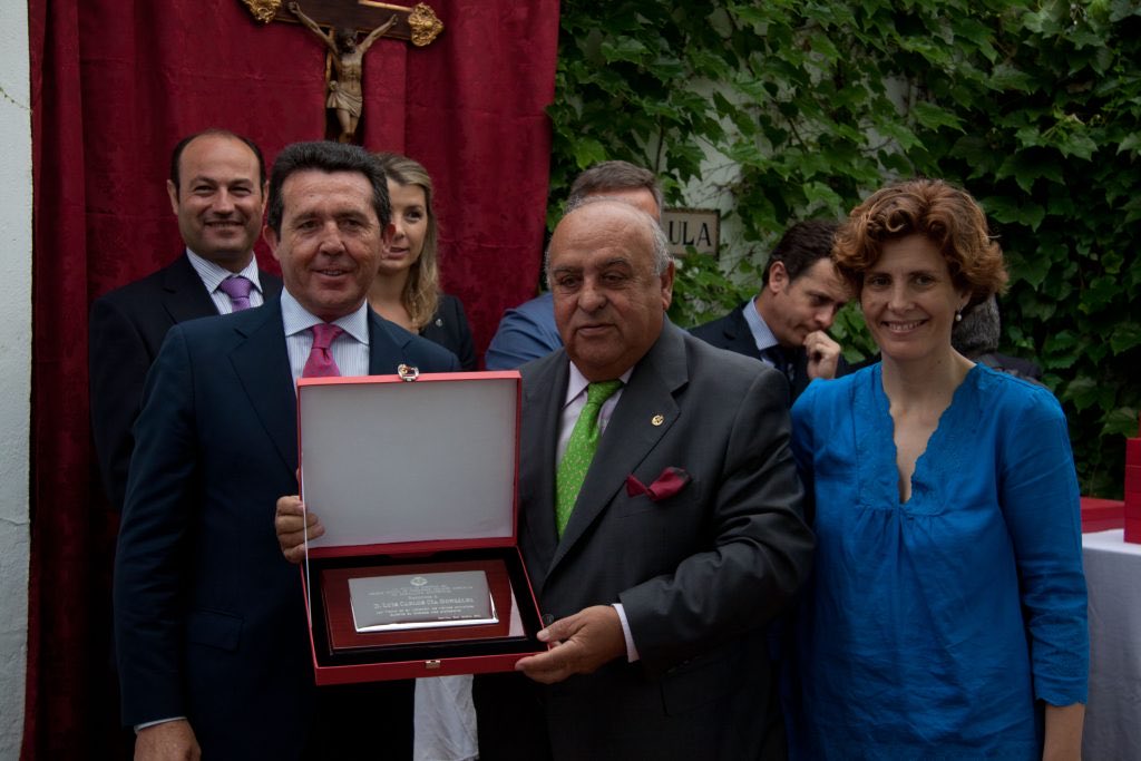 COITAND's tweet photo. Hoy despedimos a nuestro querido compañero Luis Carlos Cía Gonzalez, Presidente del @COITAND del 1988 al 2007. Dejó una huella profunda por su dedicación, compromiso y vocación de servicio. 
Noticias que nos entristecen y nos hacen sentir aún más la unión de la profesión 
D.E.P. https://t.co/Uk7eGNAvzH