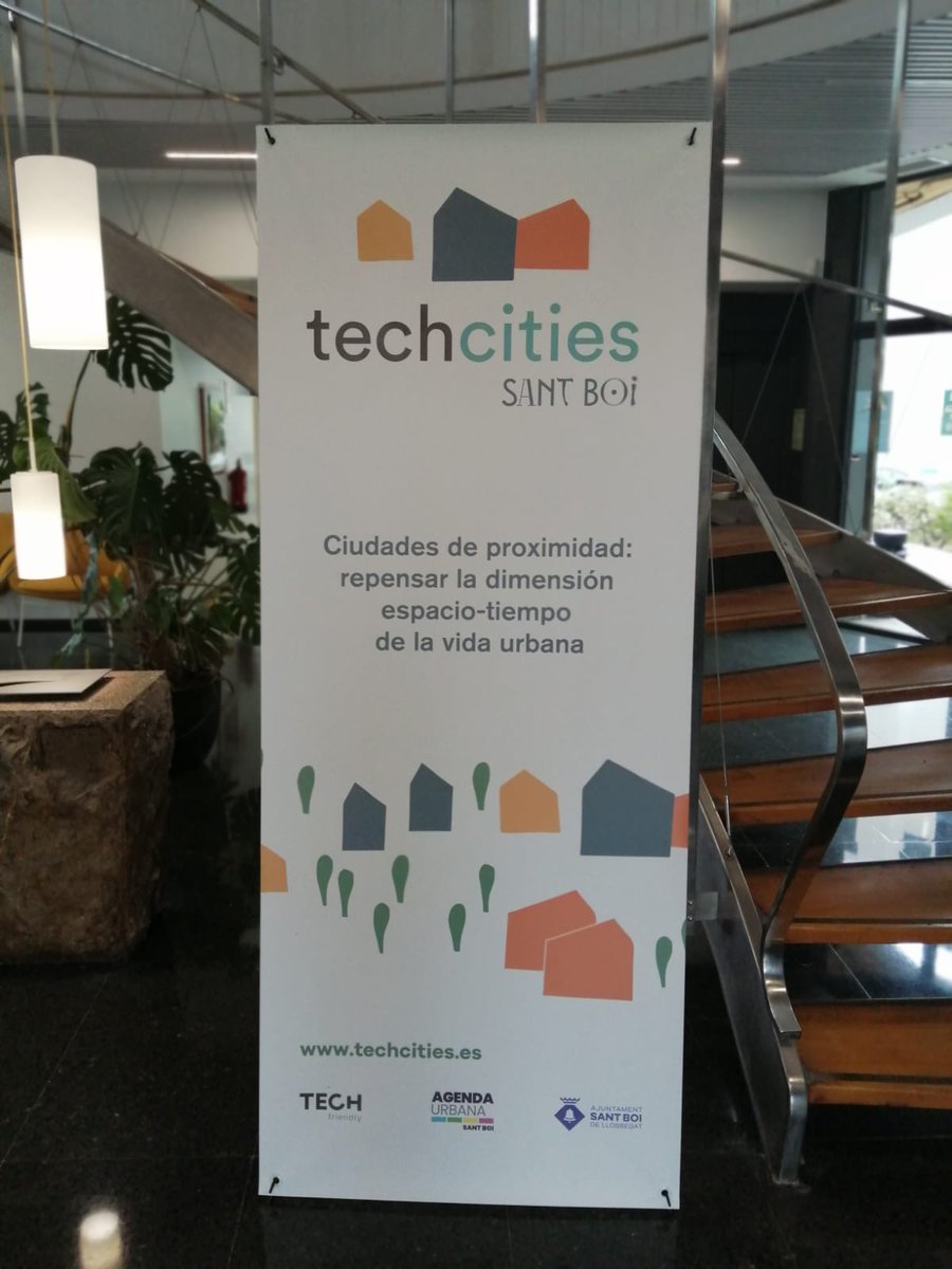 eidossocial's tweet photo. Avui estem a @stboi compartint experiències per posar en valor la importància de les dades i com tractar-les.
#techcities https://t.co/H4MmhS4S1U