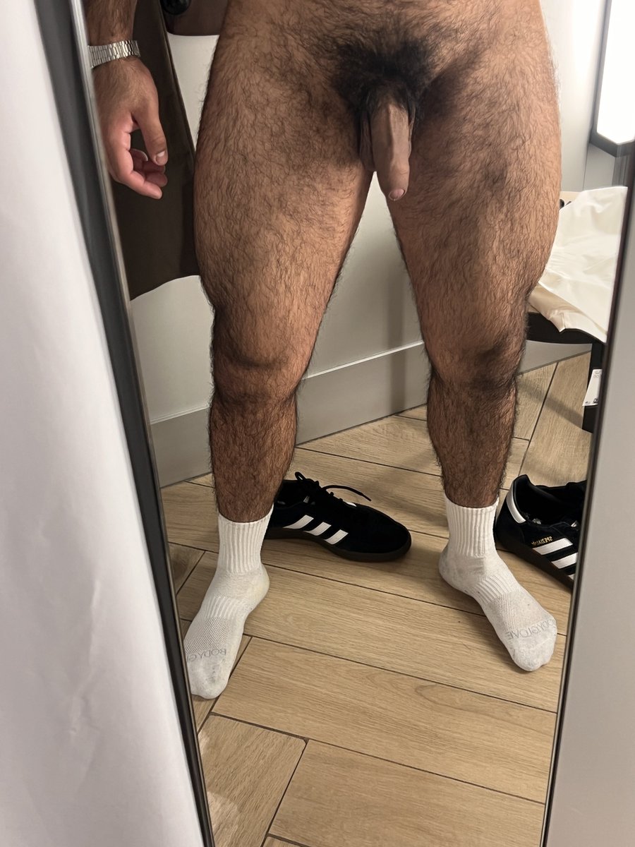 hairyyhimbo's tweet photo. airing it out for a bit https://t.co/sP2xHj65kS