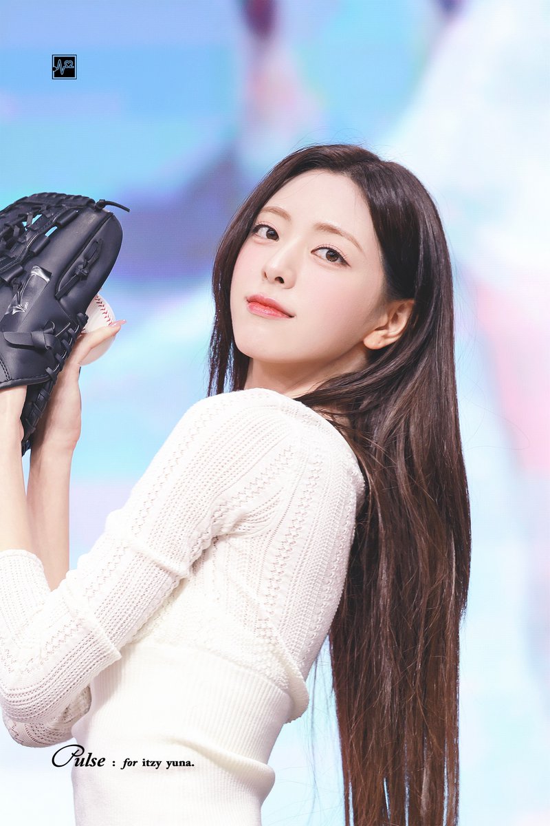 Pulse_1209's tweet photo. 260605 #유나 #YUNA #있지 #ITZY https://t.co/JXD9zaNXA0