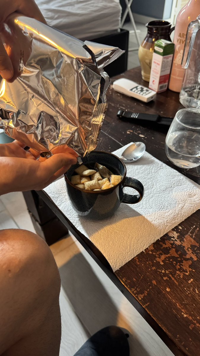 itsgabsu's tweet photo. Le di flips y los puso en TÉ

Un araguaney se secó, un árbol de mango no dio frutos, una hallaca se echó a perder https://t.co/fhv5MdXcD5