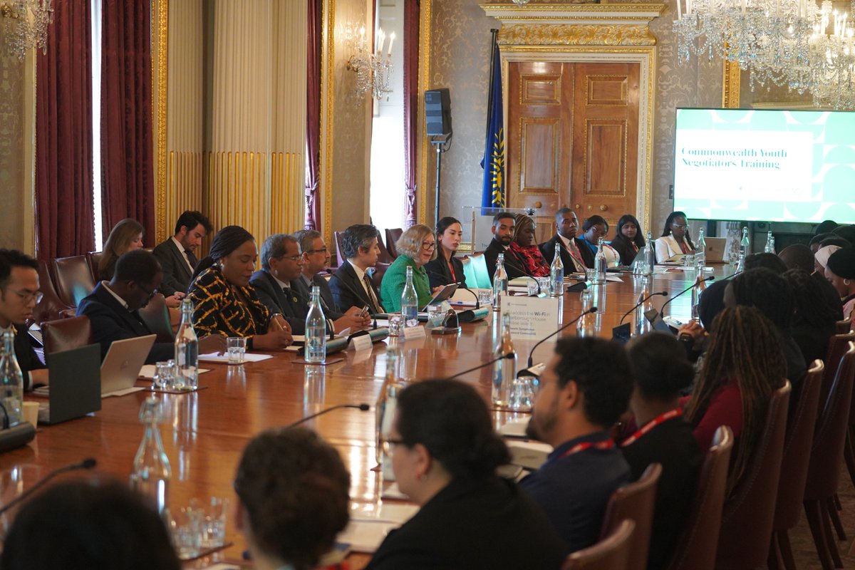 commonwealthsec's tweet photo. This week, 36 young leaders from 24 countries joined our Commonwealth Youth Multilateral Negotiations Training, building the skills to engage in global negotiations.

Through hands-on simulations, they learned how diplomacy, collaboration and consensus-building shape international outcomes.

🔗 Read more: https://t.co/oCqCQNufVD
