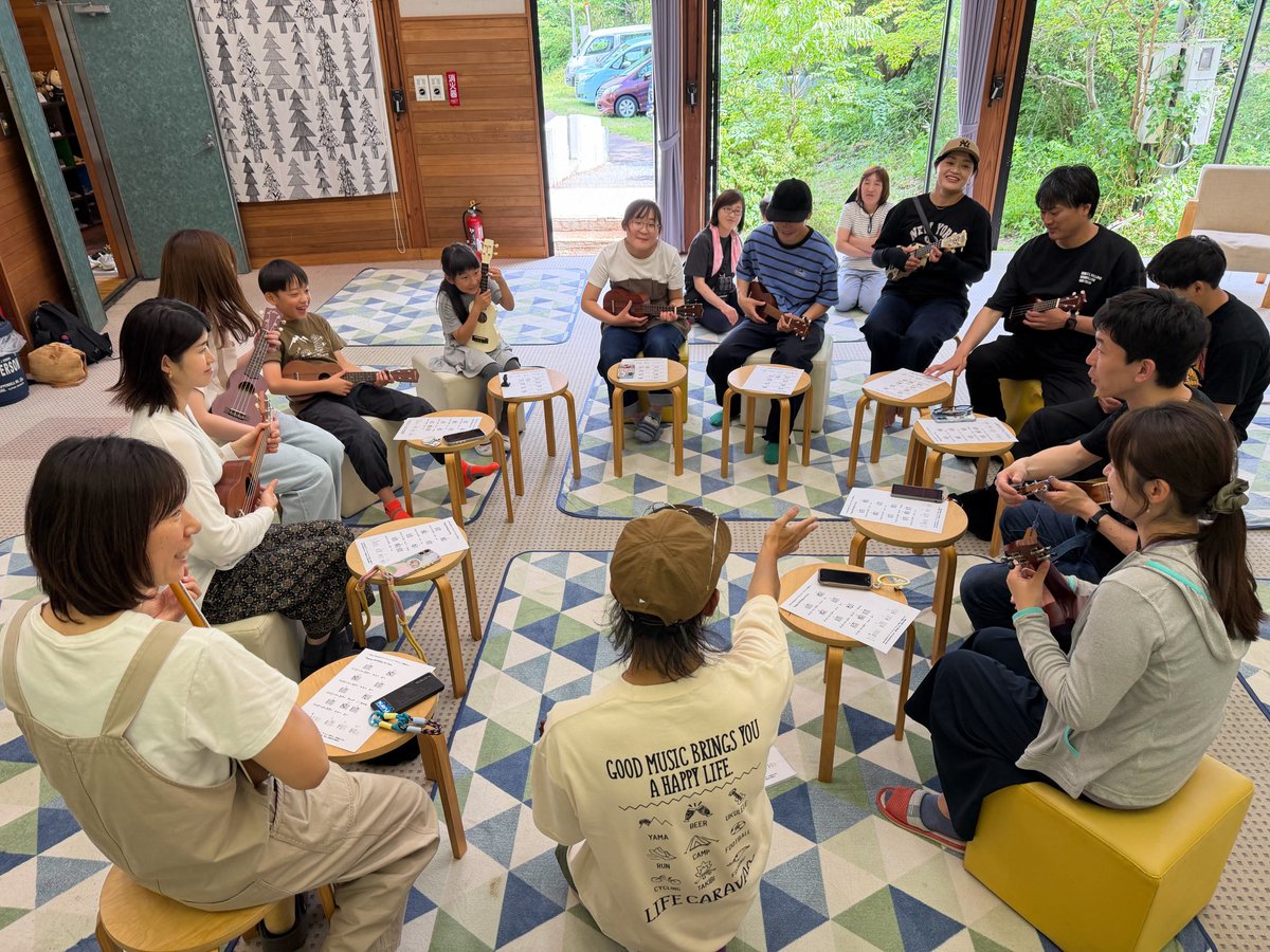 miya_takehiro's tweet photo. 気仙沼の翌日は同じく宮城県の川崎町へ！

自然体験活動を行なっている『Kitsキッツ』の主催でライブとウクレレワークショップでした！
https://t.co/ZrOYRMGTnP

レポートはインスタへ https://t.co/eCHqVY20XK
