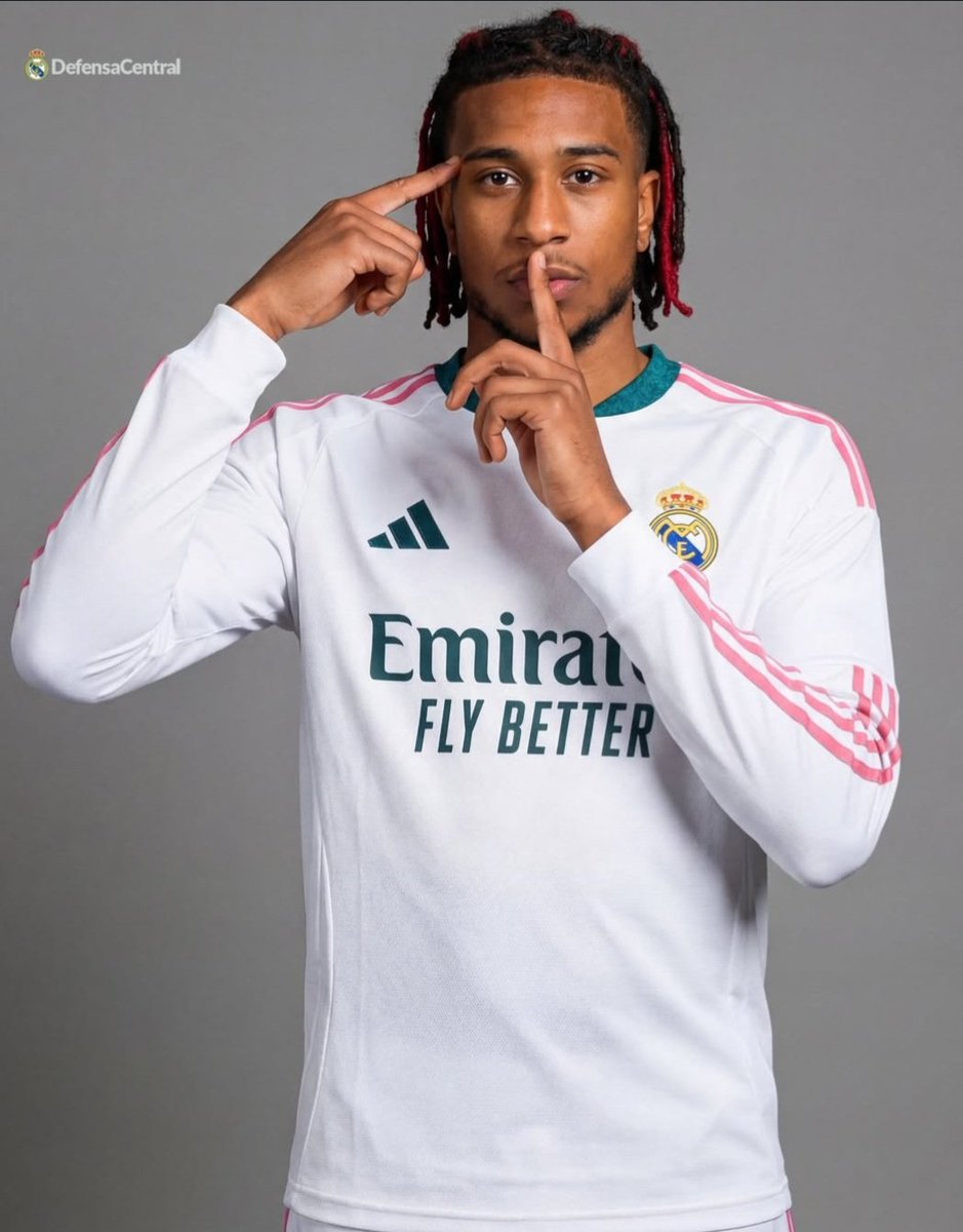 daguitovaldes's tweet photo. Yo creo que la FIFA debería declarar ILEGAL que un club te ataque con Vinicius, Olise y Mbappé.

🚫 https://t.co/vIVHYSFDHP