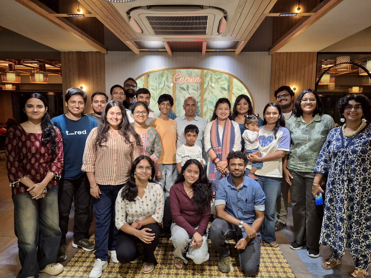 Sgbiolab's tweet photo. Warm congratulations to Dr. @sumedha_shah on successfully  defending her PhD thesis 🎓🥳. You will be greatly missed, and we wish you all the best for an exciting future filled with new discoveries and opportunities. https://t.co/DL0iHJDHJK