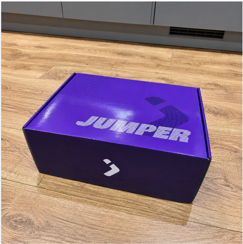 givenoxbt's tweet photo. just got a physical airdrop from jumper @jumperapp  (quality stuff)

been a jumper supporter and power user from day zero and they have built a genuinely cool product that solves a serious need and have evolved over the years... i still use it daily while hopping between chains chasing funding arbitrage opportunities

shout out to the jumper team for the merch, gonna jump a lot this summer 

now this leaves me wondering wen onchain airdrop to my wallet

jumpermaxing