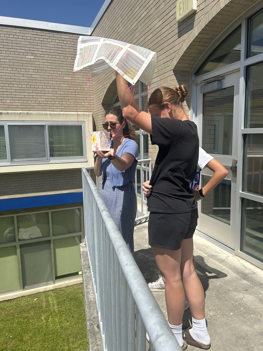 MECSDSpartans's tweet photo. It’s Egg Drop Day at the Middle School! 🥚 

Students in Dave Buchak and Maeve Verity’s science classes have been constructing devices to *hopefully* protect their eggs from a 15 foot drop! 

Working with partners, they learned about velocity, impact force and more! https://t.co/JyASuN972b