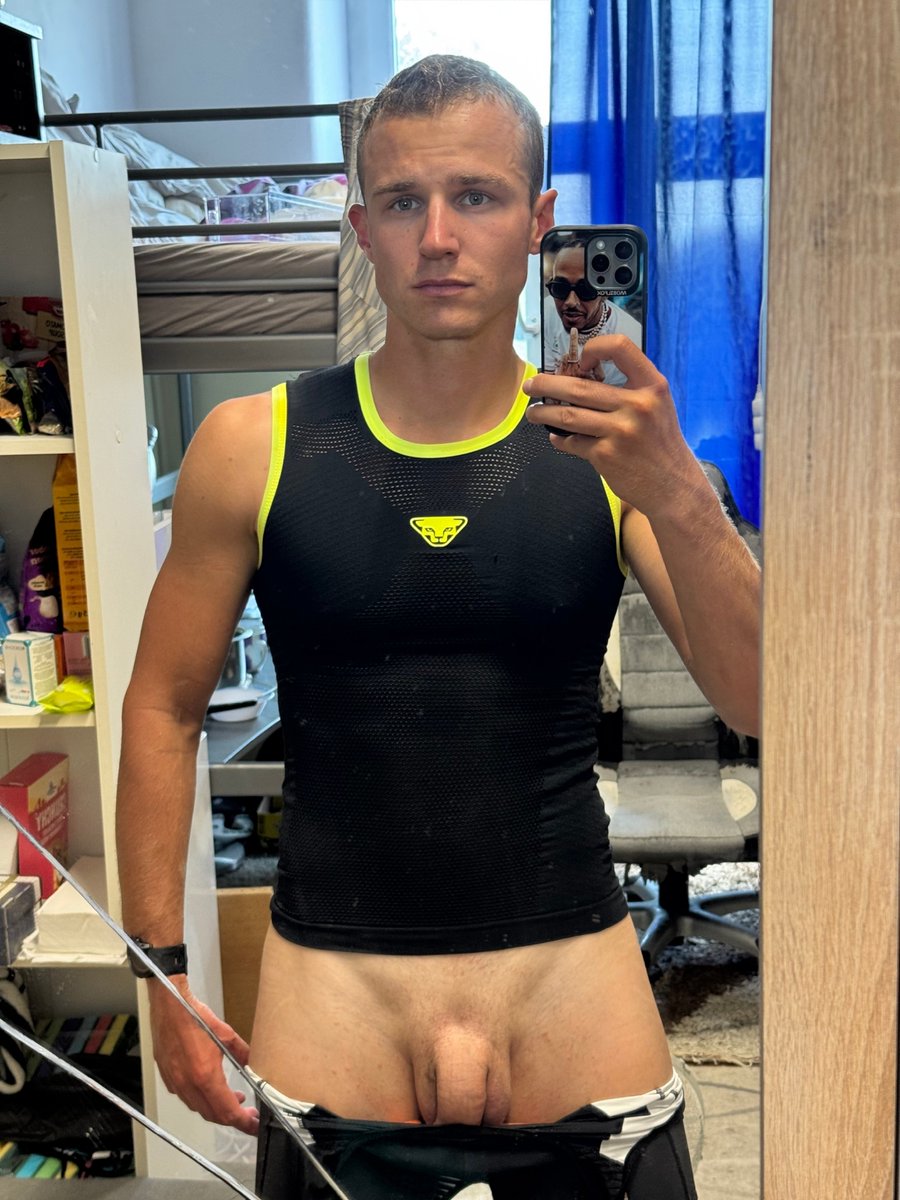 eddyonbike's tweet photo. Geared up to cycle… but the bed looked too tempting  Failed at being productive today 😛 https://t.co/3Y9rwBf3UD