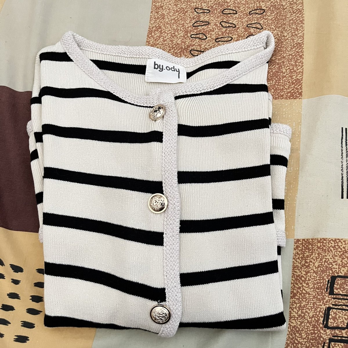 nomarksbt's tweet photo. wts blouse polkadot (145k - NEW), cardigan stripe by ody (130k - 4/5x pakai)

📍solo, jateng
🍊 freeong https://t.co/oGkeBuI2WY