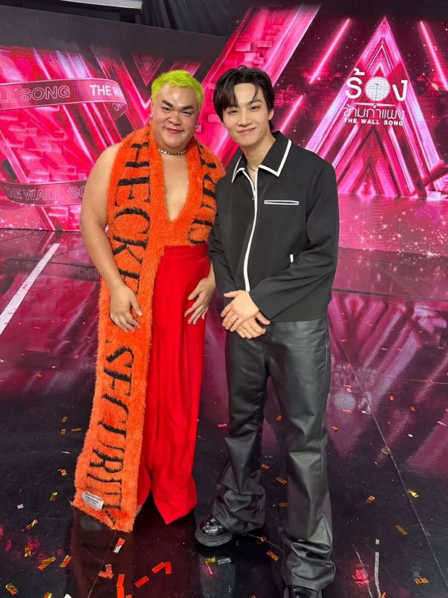 _mugob's tweet photo. คุณปิงปองถ่ายรูปกับพี่แจบอมด้วย น่ารักมากกกกก https://t.co/CPy6fH1ZwY