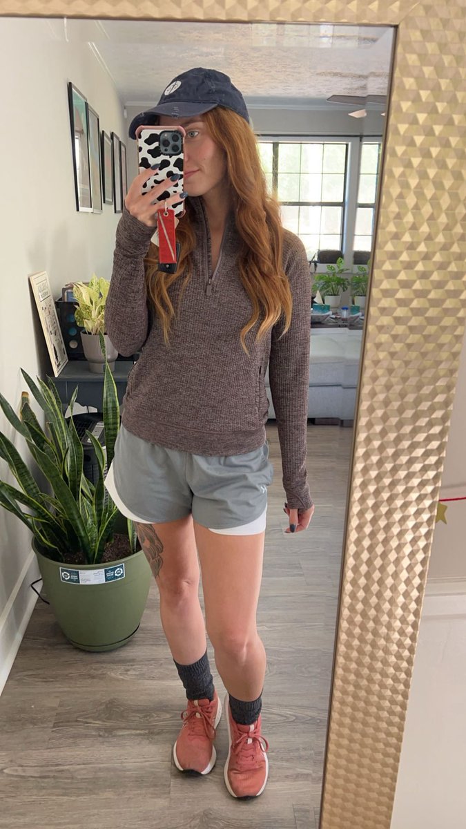 goforchels's tweet photo. I’m going to the gym in an hour…who will I tease while I’m there?😋 https://t.co/Nx3OpLnEk6