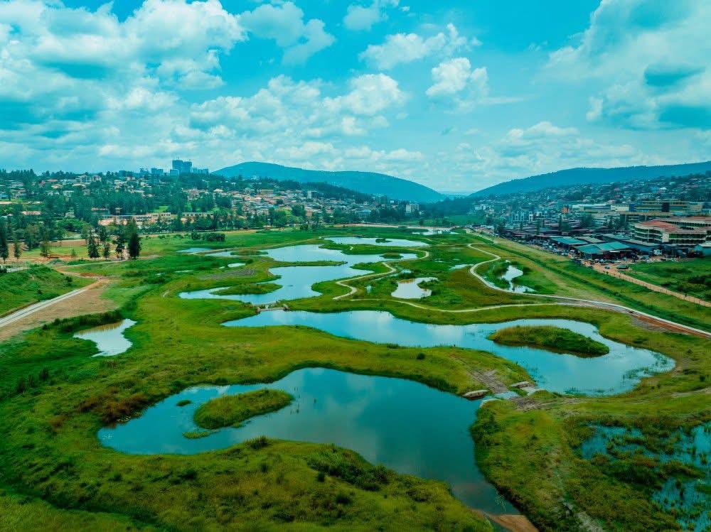 LilianeUmuhoza5's tweet photo. These images capture a Rwanda that plans ahead, invests with purpose, and delivers results. Development is not measured only by buildings, but by the ability to transform spaces into assets that serve both people and nature.
#RwandaWorks https://t.co/5hcCLlmN9p