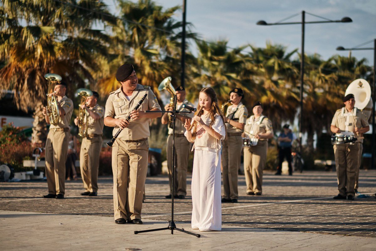 SSTS_UA's tweet photo. The Military Band of the 194th Separate Pontoon Bridge Brigade “Samar” of the State Special Transport Service represented Ukraine at international music events in Italy.
Over 150,000 spectators attended the performances.
Proud of our musicians! 🇺🇦
#SSTS #Ukraine️ https://t.co/Iu4bV8tE9e