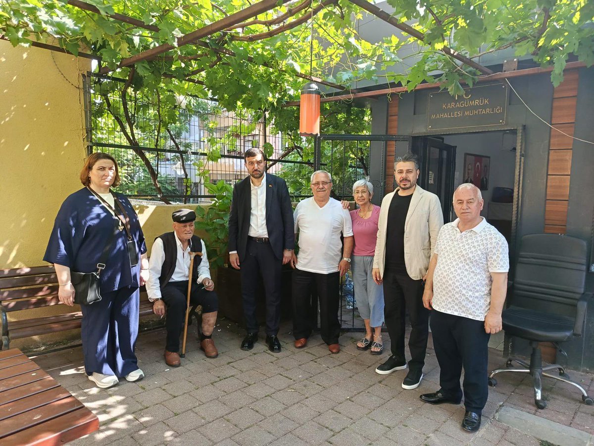 akpartifatih's tweet photo. İl Yönetim Kurulu Üyemiz Fatih Dünemez’in katılımlarıyla Karagümrük Mahallemizde programımızı Keçeci Karabaş Camii’nde eda edilen Cuma namazı ile başlattık.

Ardından Keçeciler Caddesi’nde esnaf ziyaretlerinde bulunduk; Mimar Sinan Spor Kulübü’nü ve Karagümrük Mahalle Muhtarlığımızı ziyaret ederek vatandaşlarımızla bir araya geldik.

#HerMahallesiyleFatih