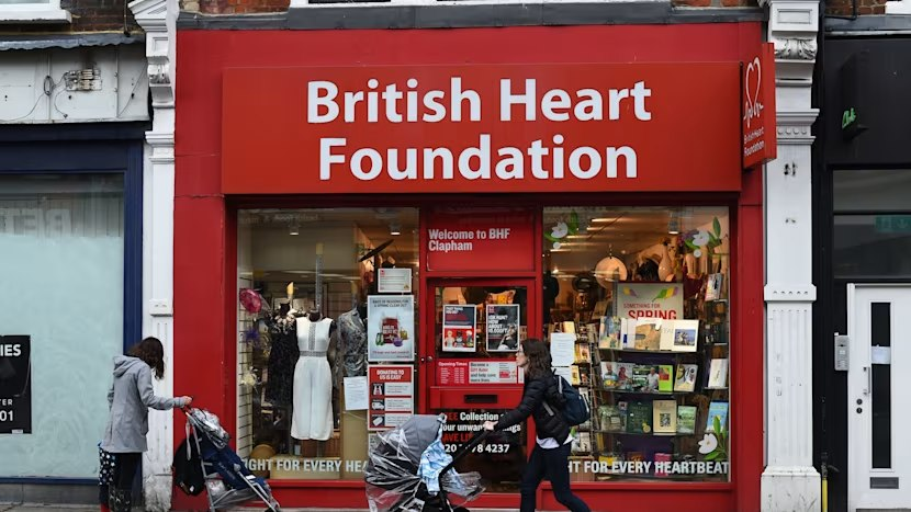 vitt2tsnoc's tweet photo. British Heart Foundation shutting 150 shops is the ultimate sign of the times. High business rates, energy costs, people shifting to online shopping... All suffocating the High Street. Hard to see what’s going to be left at this rate. Vape shops and Greggs. That's it. https://t.co/1FGex0kZ8T