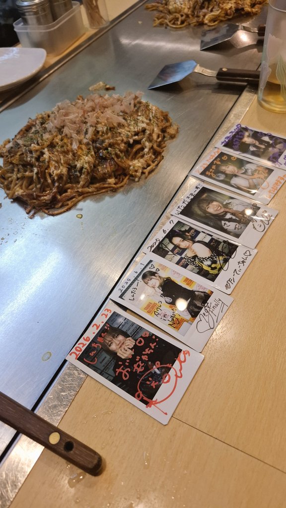 btr4's tweet photo. 今日は久々にFimilly関西の集まれる人で…伊丹のめぐち💙御用達、お好み焼きじゅんぺいさんに行ってきたよ🔥
聖地巡礼じゃないけれど…わいわいガヤガヤ3時間少し愉しい時間でした❗
8月もFinallyさん、関西遠征あるんでまた皆もじゅんぺいさんによろしくお願いいたします🙏
#Finally
#ファイナリー
#FinallyZepp新宿0729
#Finallyこの夏メジャーデビュー決定