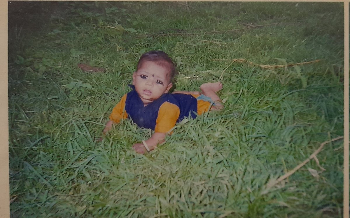 Iamrawat_2's tweet photo. my childhood pic 🤌🫶😘 https://t.co/Fd2QnSP6en