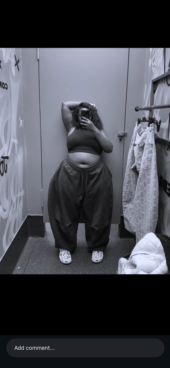 iamzioraa's tweet photo. Research has shown that men with thick women are likely to have a longer life span. https://t.co/FW0b1wMSbr