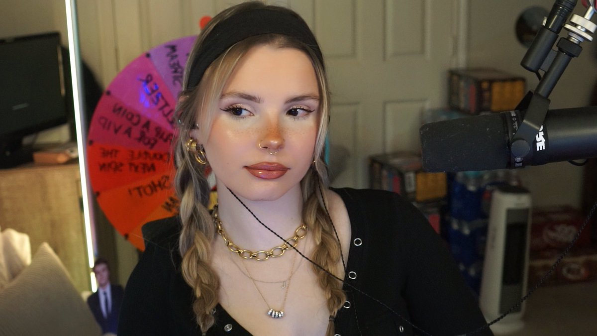 lilfairydidi's tweet photo. hey so this is new ! get in here we're playing valorant !
💜https://t.co/qvSlWgb486
💚https://t.co/vSnySXgv9I https://t.co/NCfPifaNFJ