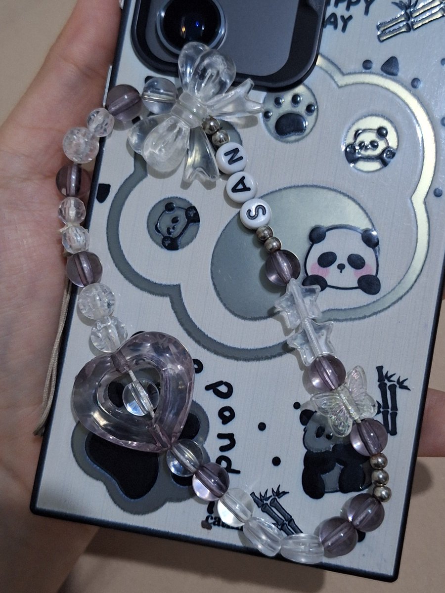 pddings's tweet photo. @JYun_ho2303 kerja di jepang pasti capek, tpi kok ada waktu bikin freebies sebagus dan seniat ini sih, keren bgt !!!!

Mana strap phone nya awet bgt sampe skrang 😭🫰🏻🫰🏻🫰🏻🫰🏻 https://t.co/MLRpjPWqEe