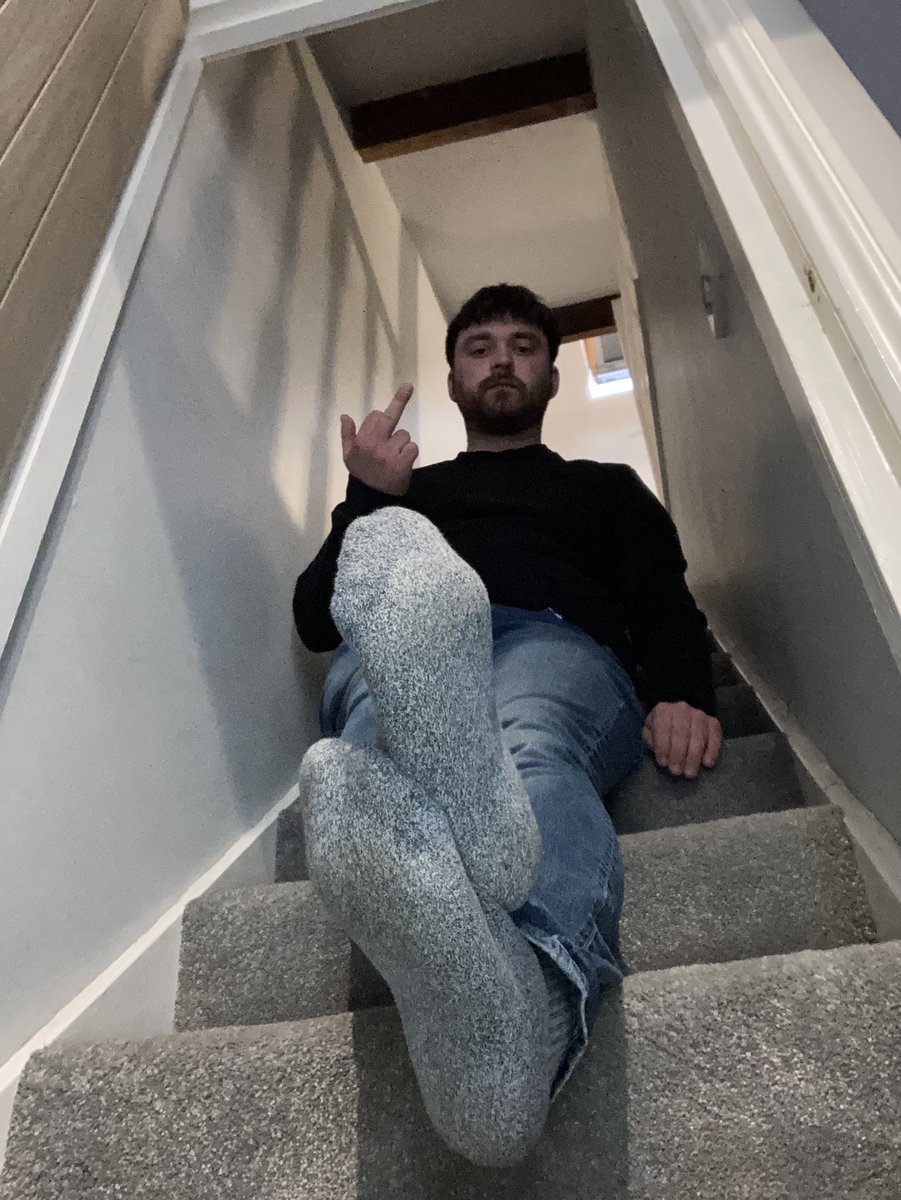 MasterJackk1's tweet photo. It’s that time of the week losers get dispensing to your king���‍♂️🏧

You are nothing without me and wish you could get a whiff of these sweaty soles🦶👃 https://t.co/KTa8e32Kp0