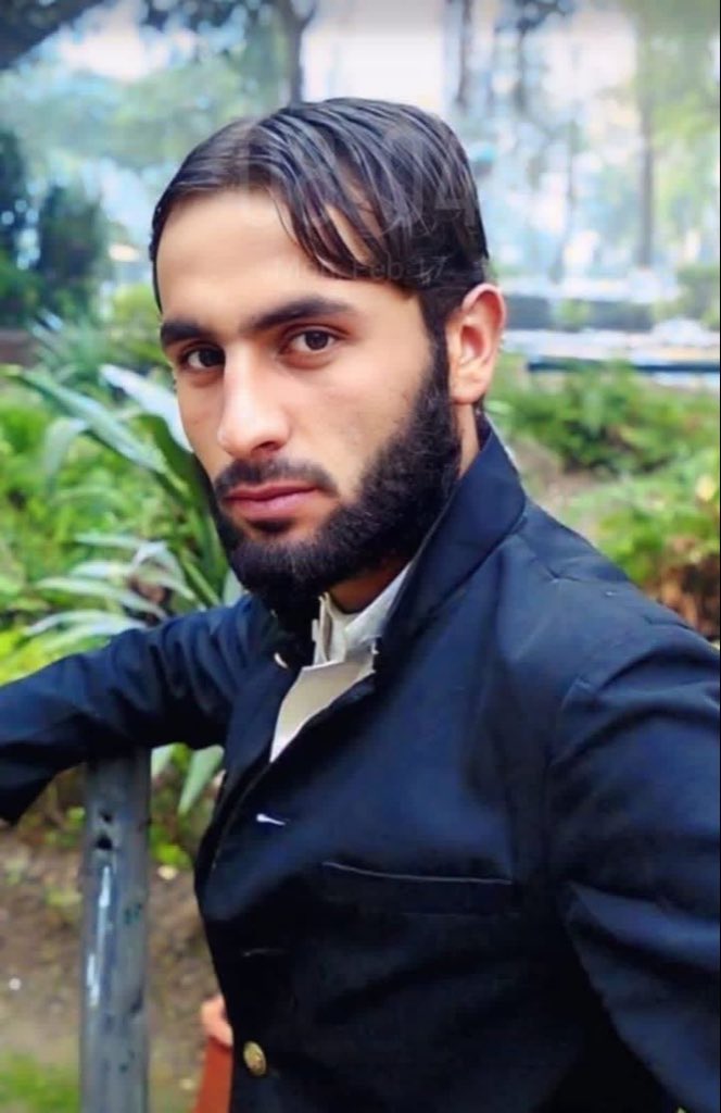 FataVoice1's tweet photo. Khyber
Unidentified gunmen opened fire near Kunj Ground in Sultan Khel area of Landi Kotal,Khyber District,killing Pakistan Army soldier Shah Fahad and civilian driver https://t.co/XBjZuyJeCZ &amp; police sources said. Bodies shifted to DHQ Hospital Landi Kotal.
#Khyber #LandiKotal https://t.co/yj7aYWYC40