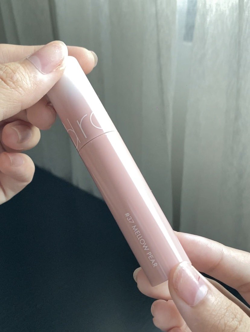 sninnpnn's tweet photo. @commetio rom&amp;ndเลย สีสวยมากๆ นู้ดๆ natural toneปรุงจงปรุงจืด สีสวย น้องเป็นtintนะ 
สี37 mellow pear https://t.co/hWOxt1Hd0b https://t.co/DA30nU2N7D