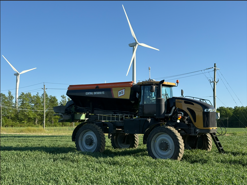 Central_ON_FS's tweet photo. It's been a productive week in ag- see what we have been up to! 🚜 Crop scouts are out in the fields, new team members are getting trained, and our operators are keeping things moving. 🏗️We're even working on some exciting branch upgrades! 🌱 #CentralOntarioFS #ONTag #FSAgronomy https://t.co/548CMgb1L0