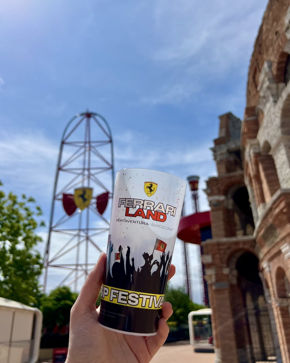 Portaventura_ES's tweet photo. 🍕🥤 Tómate un respiro para disfrutar de una oferta gastronómica exclusiva:

🏁 Menú GP y Pizza al Taglio en Pit Lane
🧇 Gofre “Red Dream” en Ice Cream Box
♻️ Recarga de bebida con un nuevo vaso reutilizable exclusivo https://t.co/hhv783iuZ2