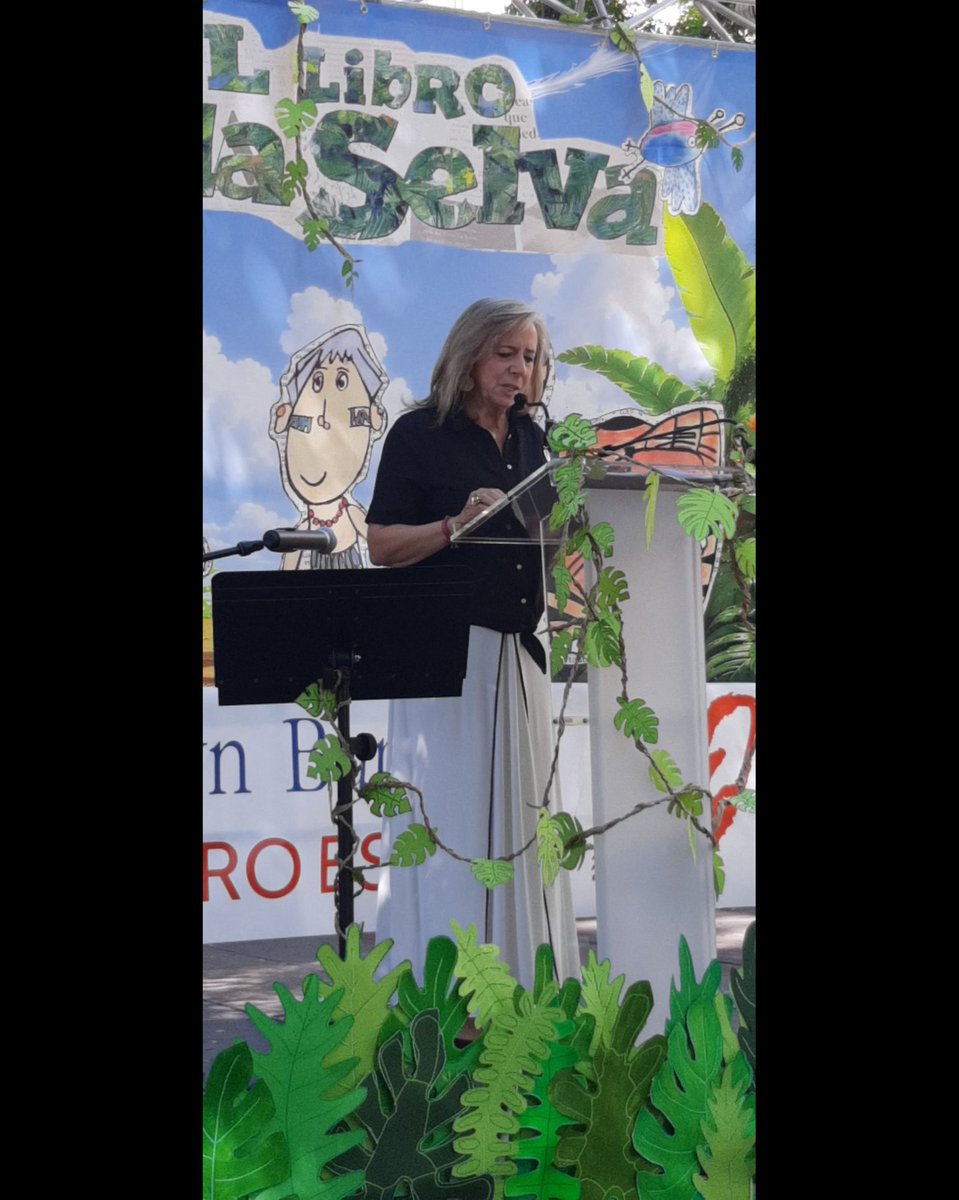 FAEBurgos's tweet photo. Hoy hemos acompañado a @DownBurgos  en la lectura de El libro de la selva, celebrada en el marco de la Feria del Libro, una iniciativa que promueve la inclusión y el valor de la lectura compartida . Gracias x invitarnos a esta jornada tan especial.

#FAEsiempreatulado https://t.co/qOrUlpDigq