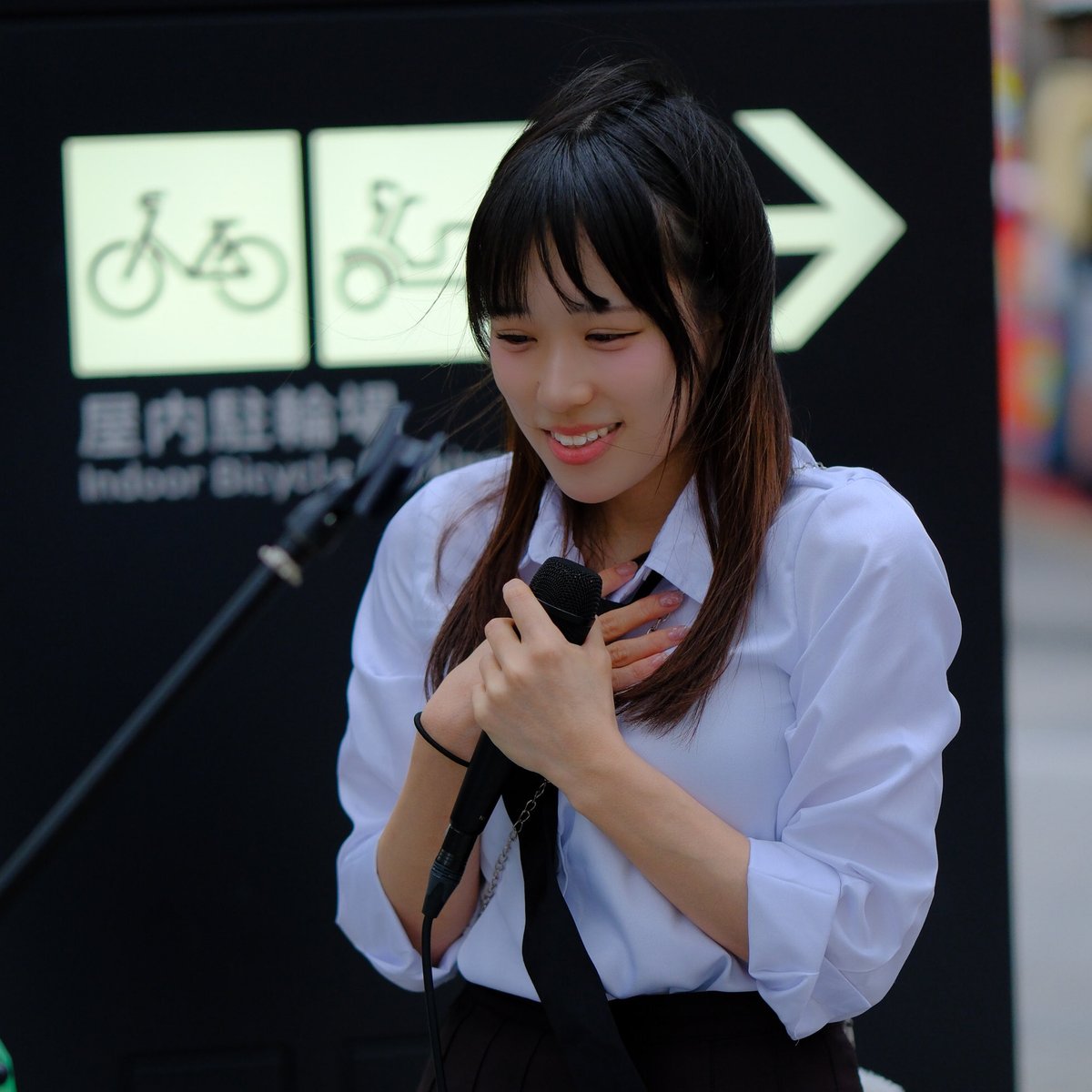cute_pod's tweet photo. 路上ライブ
（6月5日☁️）
新宿和牛特区前

よる🥚さん
@yorudayo0127 

 #よる
 #よふかし組
 #新宿和牛特区前
 #学生シンガーソングライター
 #アイドル
 #路上ライブ 
 #全て自ら作った曲素敵でした https://t.co/4GUE9frOTh