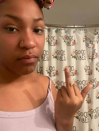 Emilyxfj3's tweet photo. Am bored DM me https://t.co/CKWOe02cUQ
