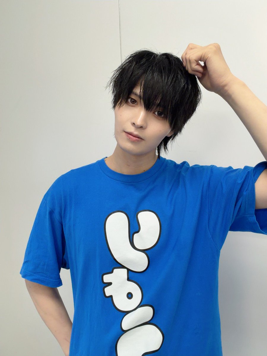 ryo_milmon's tweet photo. Milky Monster フリーライブ 
inイオンモール幕張新都心グランドモール
にお越しいただきありがとうございました✨
少し肌寒かったし、また平日にも関わらず来てくれたから気持ちまであったかくなって嬉しかったよ！🥰
明日から続くフリラもお待ちしてます💙

#MilkyMonster   
#みるもん 
#みるもんフリラ