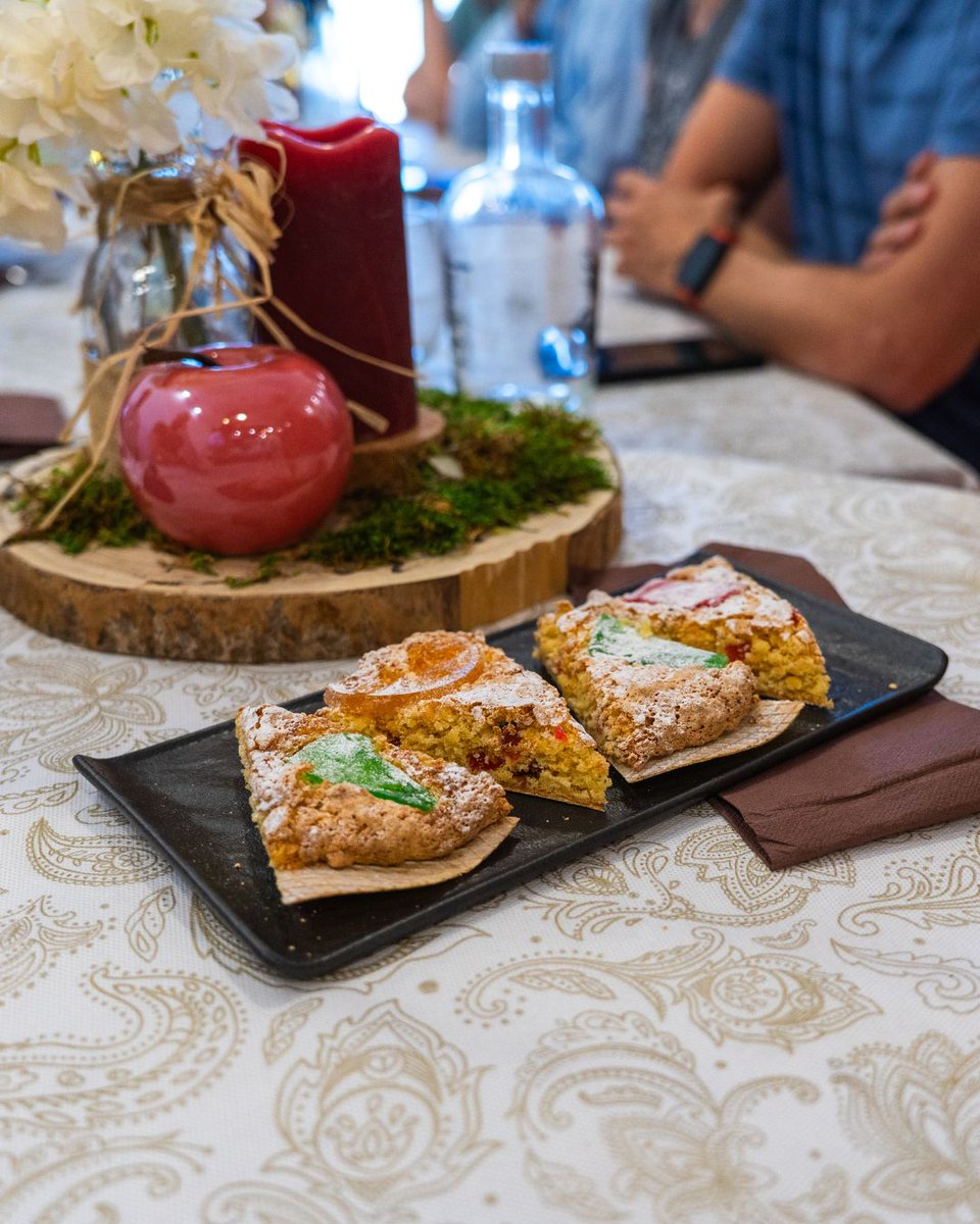 riba_roja's tweet photo. En nuestro menú visigodo, cada plato guarda un pedazo de historia. 🍷

Recetas inspiradas en la cocina de otra época para convertir cada bocado en una experiencia única.

¿Te animas a saborear #RibaRojadeTúria? ✨ https://t.co/dpLtKxnFx3

#Gastronomía #PSTDRiba_roja https://t.co/GmznQVvtOa