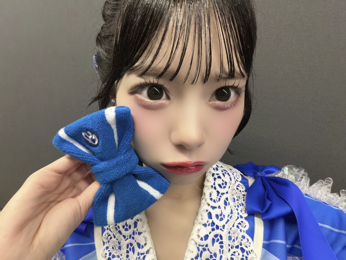 CUTIE_STREET_'s tweet photo. 🎊🛍️有明アリーナ単独 グッズ情報🛍️🎊

✨アリーナ単独公演より新登場グッズ多数✨
🤍ユニット衣装アクスタ
🤍メンバー別ハンド/ペンライトストラップ
🤍リボンリストバンド
などなど

会場受取(事前決済)
6/6(土)12:00-受付開始❕

▼グッズ詳細🫶🏻(当日販売時間/一覧/事前決済受付など)
https://t.co/XuUMfrRuXD

📍有明アリーナ
・6/16（火）
当日先行販売：11:30〜（予定）
・6/17（水）
当日先行販売：12:00〜（予定）

#CUTIESTREET #きゅーすと