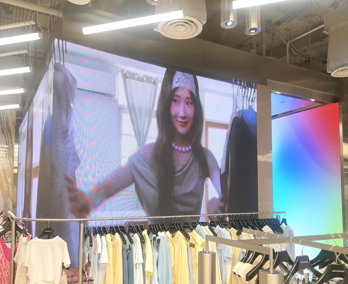 iris_jsy's tweet photo. ไป gentlewoman ที่ icon siam ละเจอคนสวยเฉยเลย 🤭🩷
#janeeyeh https://t.co/O18xMRFalr