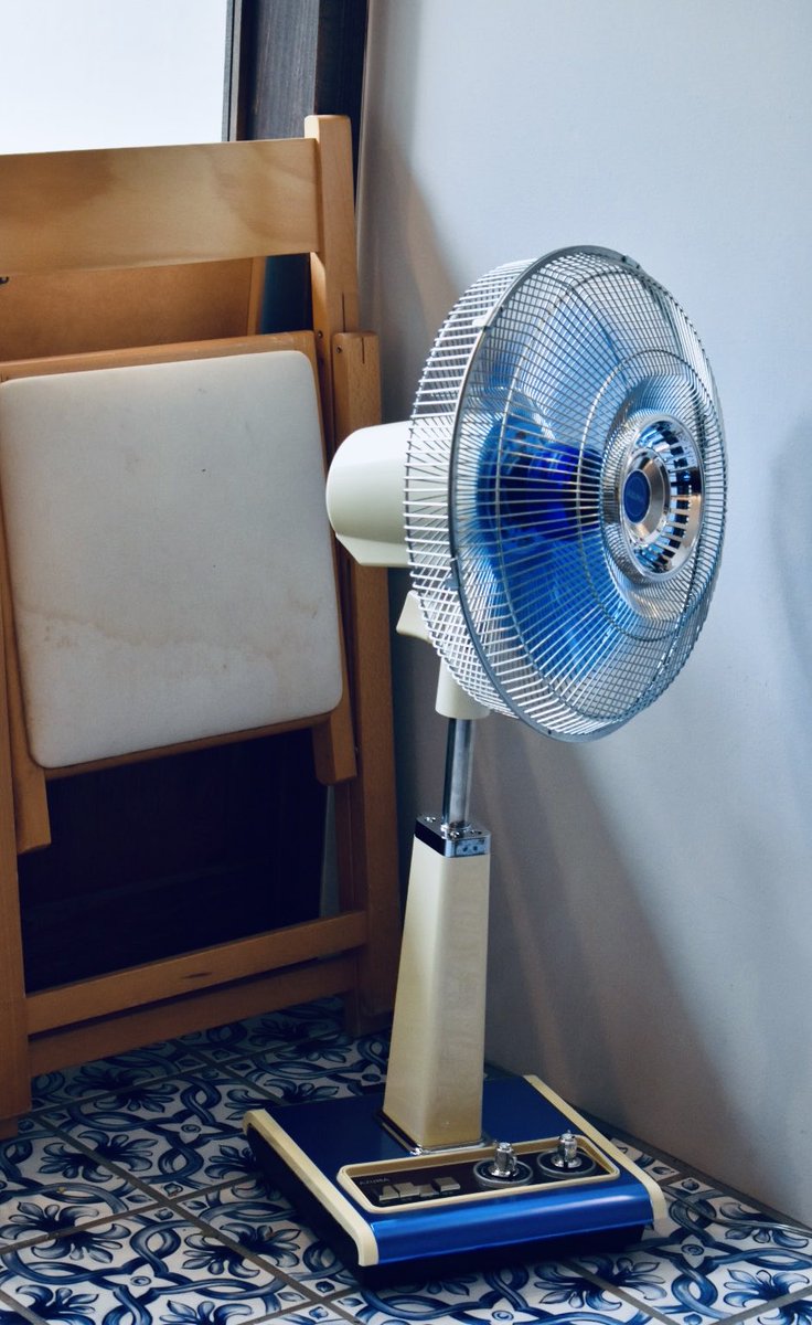 ten_loop's tweet photo. おまけのレトロ扇風機
懐かしさも味わえて良かったです。 https://t.co/sQukwwLvRx