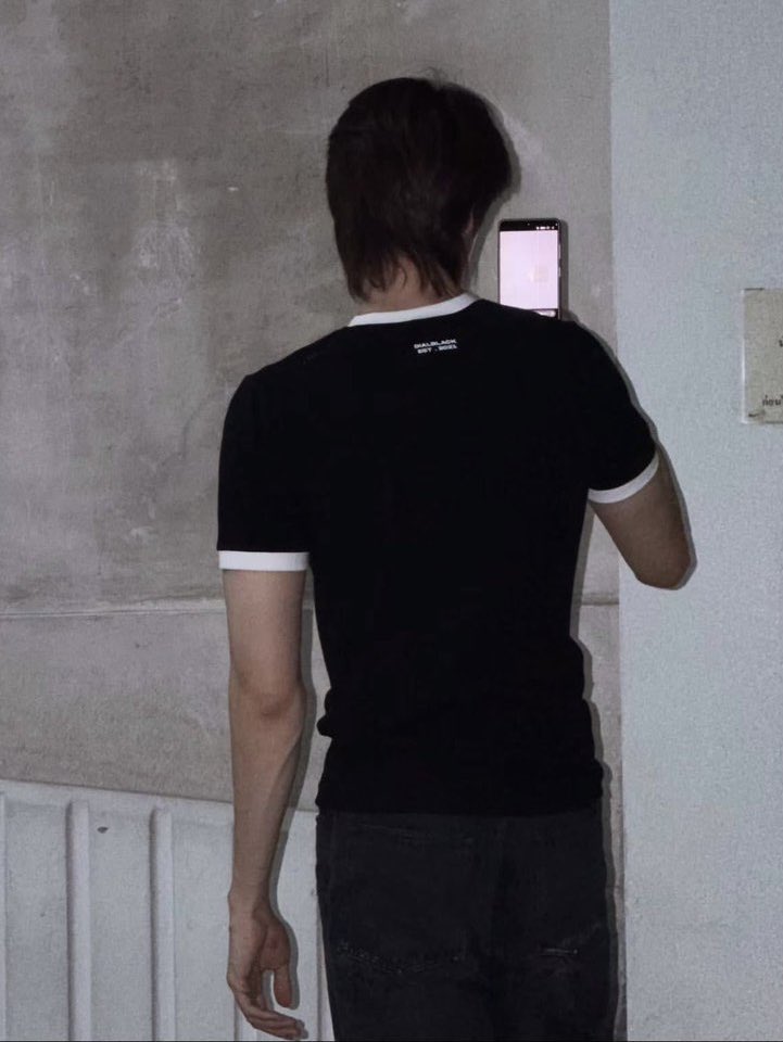 withphuwin's tweet photo. the waist                                     the belt https://t.co/KbdY9V0KzO
