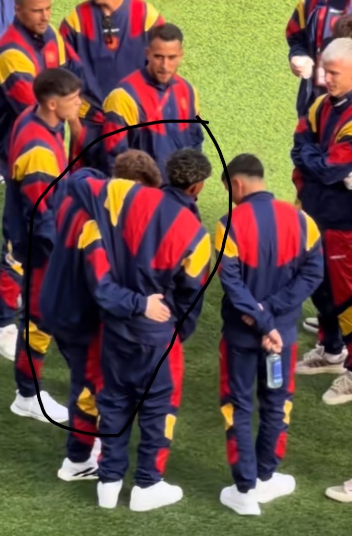 AddictedtoFCB8's tweet photo. This boy remind me of Fermin 💔😔 https://t.co/8eqZcm2fTu