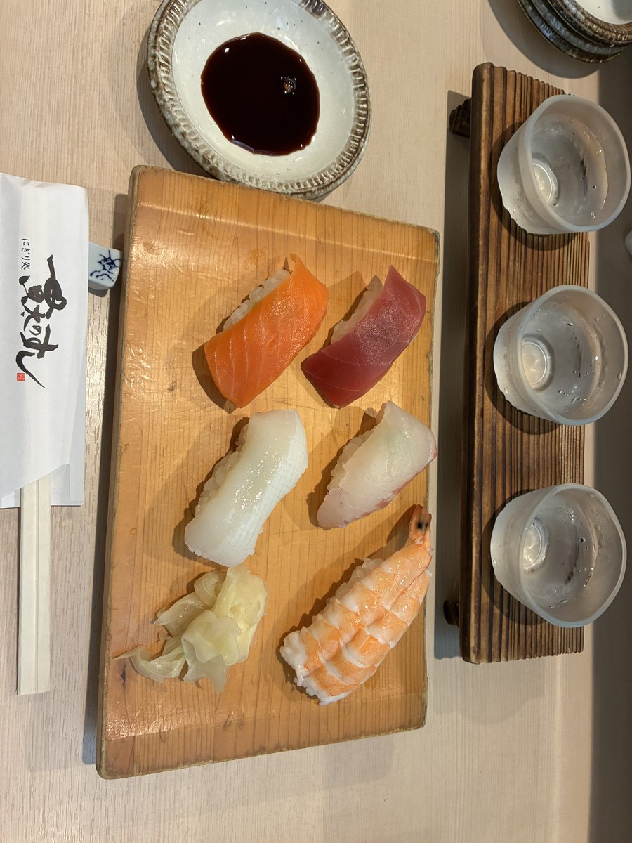 GATNZ_DX's tweet photo. 嫁と寿司飲み🍶 https://t.co/9Hr4ORwZie