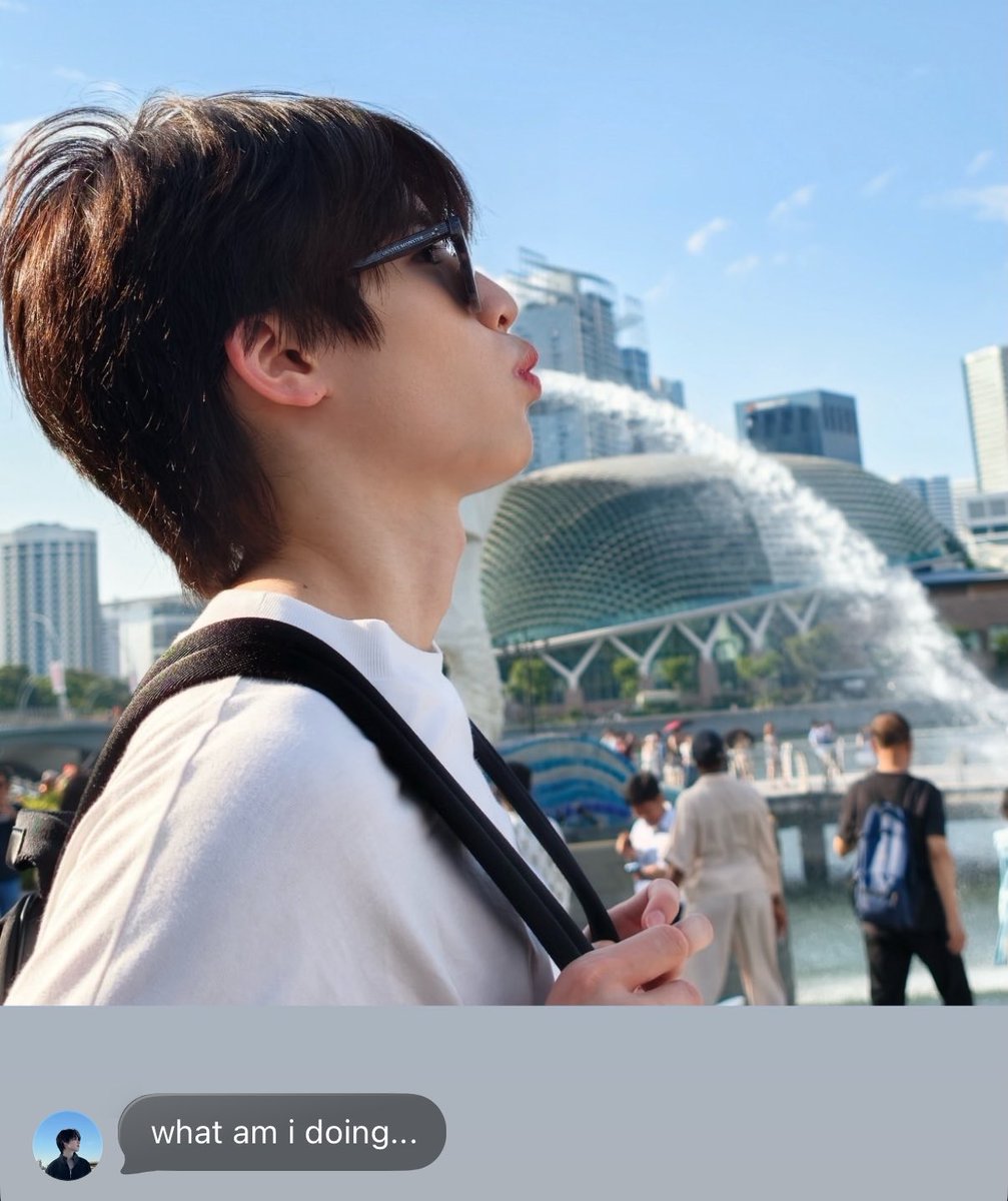periwinklecrown's tweet photo. ให้ทาย แว๊บแรกกูเห็นเป็นใคร https://t.co/8WtDKw4RBq