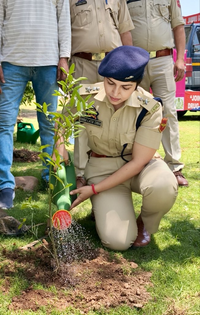 SinhaAnna's tweet photo. Going green is the only way to a liveable future. Planting a sapling to the future, this World Environment Day.  
#WorldEnvironmentDay https://t.co/dHzblDfTjl