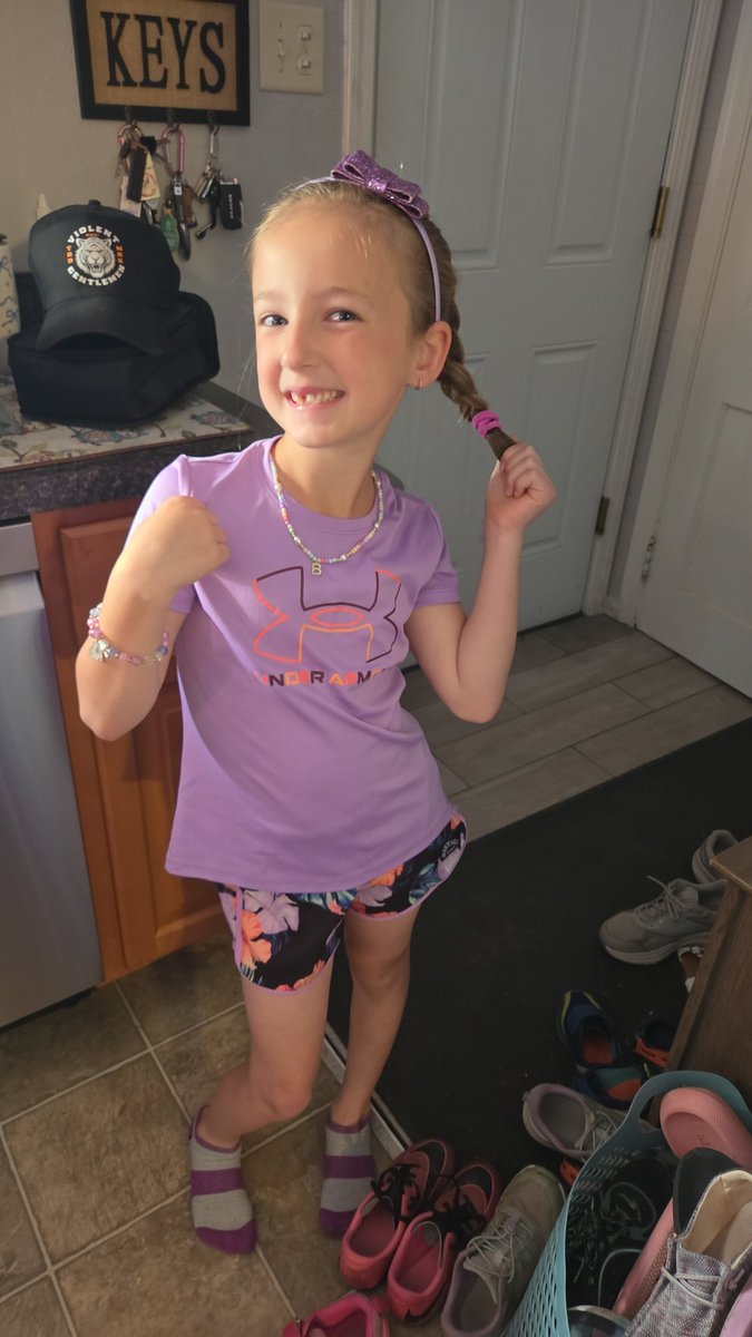 MVerminski's tweet photo. "Im gonna be the prettiest girl in school today." https://t.co/mVi6SL8Nea