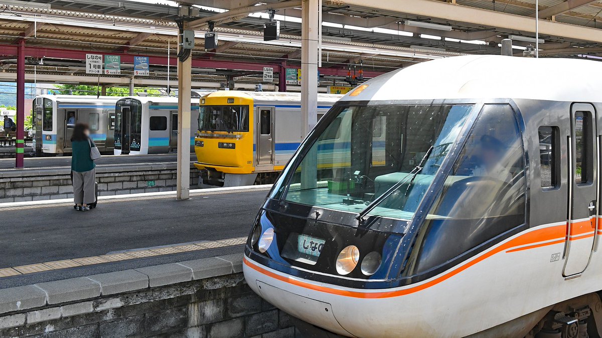 tammachi95's tweet photo. かっこいい電車大集合 https://t.co/HHO1xWpErI