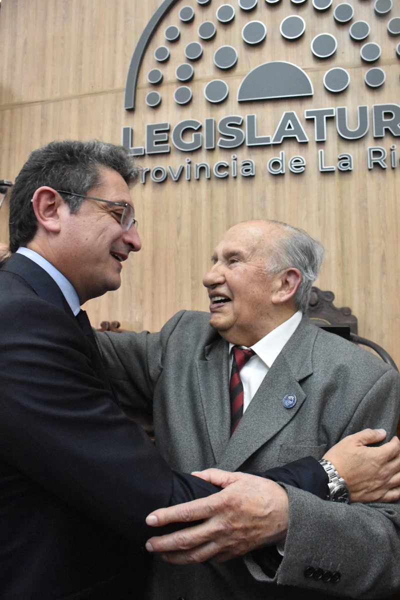 rickiherrera's tweet photo. En un merecido homenaje, la Legislatura de La Rioja reconoció a Nicolás Lázaro Fonzalida. 

Chileciteño de ley. Un hombre de vocación, de trayectoria, de gran valía y que, en lo personal, me inspira profundo respeto.

En este reconocimiento también va todo el cariño y el agradecimiento de quienes tuvimos la dicha de compartir enseñanzas, recorridos y momentos de la vida política.

¡Gracias, "Fonsha" querido!