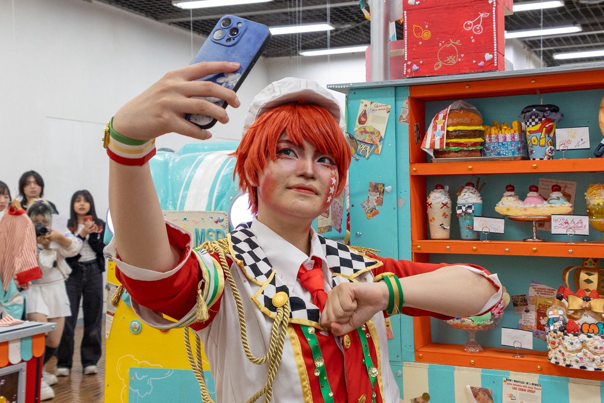 m_mkp__'s tweet photo. ロベルト、自撮りお願い❗📱🍅
#mkp_2025 https://t.co/3lugvE5H1G