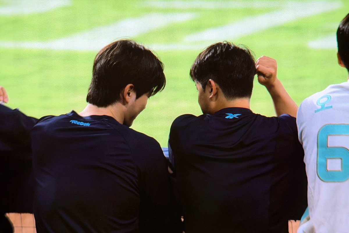 border_9px's tweet photo. 행복하세요 https://t.co/ci8nx9jogr