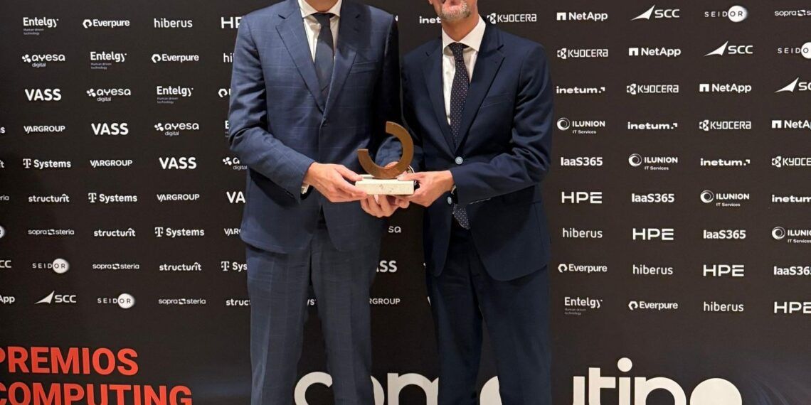 CLMpressDigital's tweet photo. El Gobierno de Castilla-La Mancha, premiado por su modelo de implantación de la inteligencia artificial en la Administración r https://t.co/nggyLcRMiI #CLMpress #premiado #inteligencia #artificial https://t.co/6UfGyvsa21